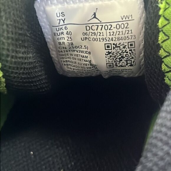 JORDAN WESTBROOK TAKE 3 NEON ELECTRIC GREEN COLOURFUL SNEAKERS SIZE 7Y - Picture 4 of 8